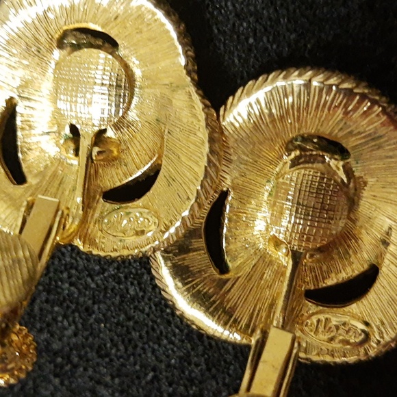 Napier Gold Tone Large Knot Clip-On Earrings VTG - Picture 14 of 16